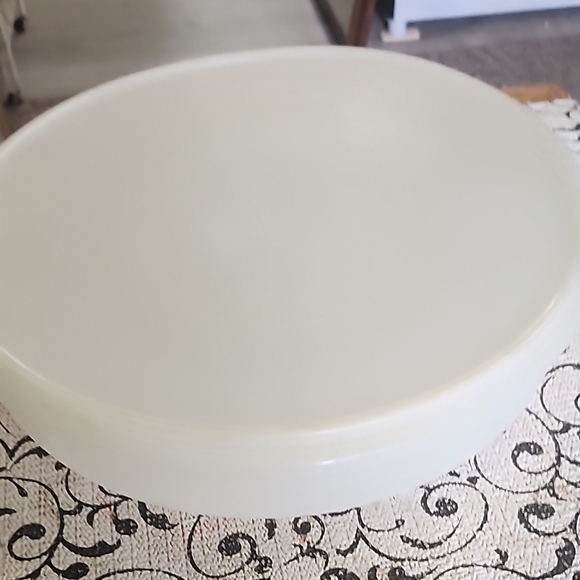 Round White Serving Platter - Picture 1 of 1